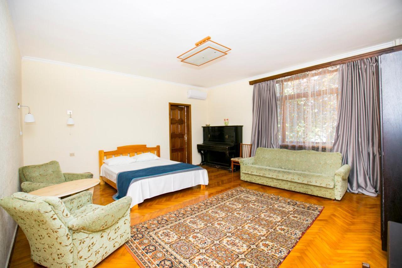 Guest House Lavr Gagra Exteriér fotografie