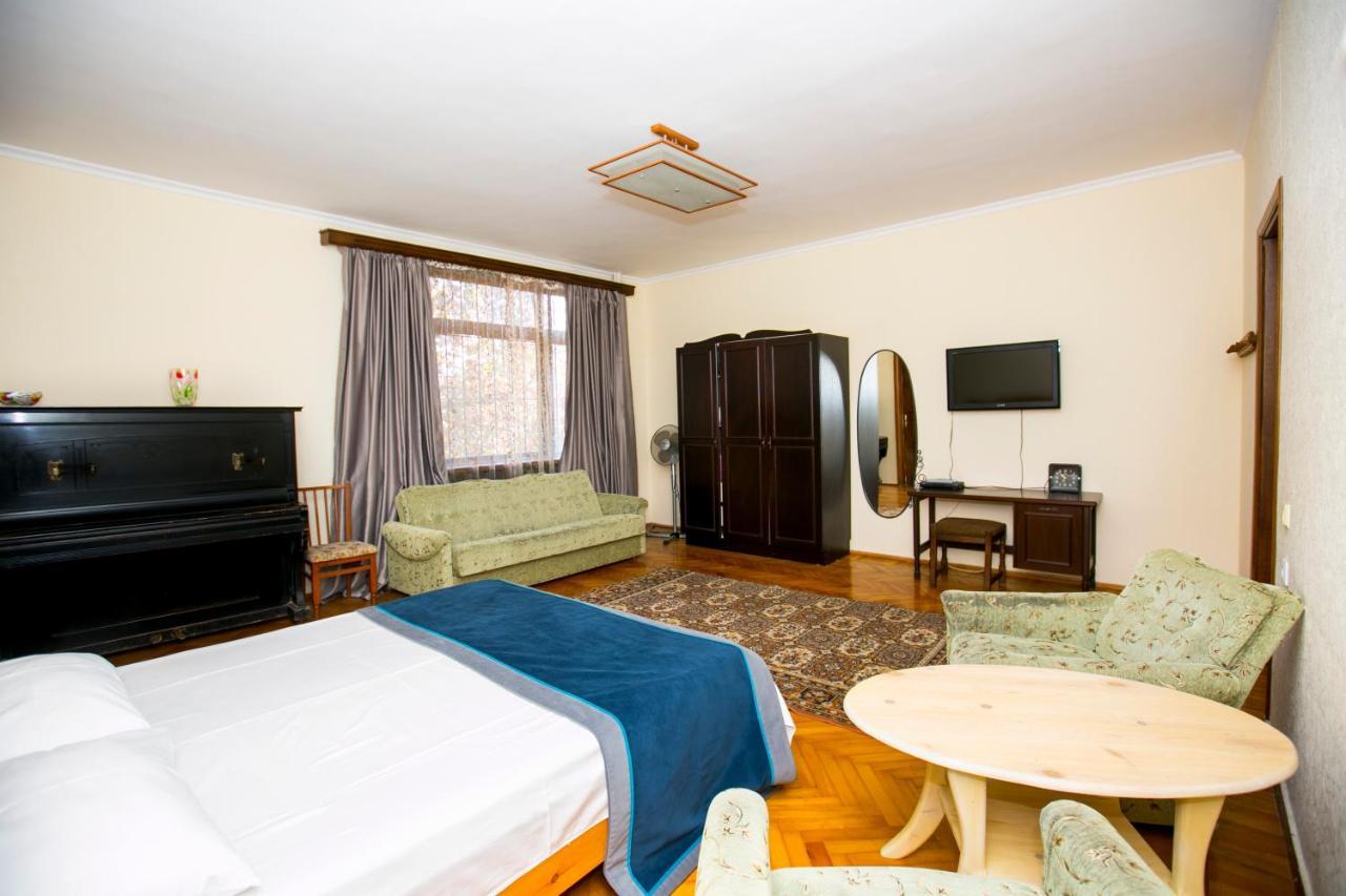 Guest House Lavr Gagra Exteriér fotografie